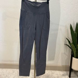 Lululemon Skinny Will Crop | Size 4 | Grey | Pockets & Drawstring